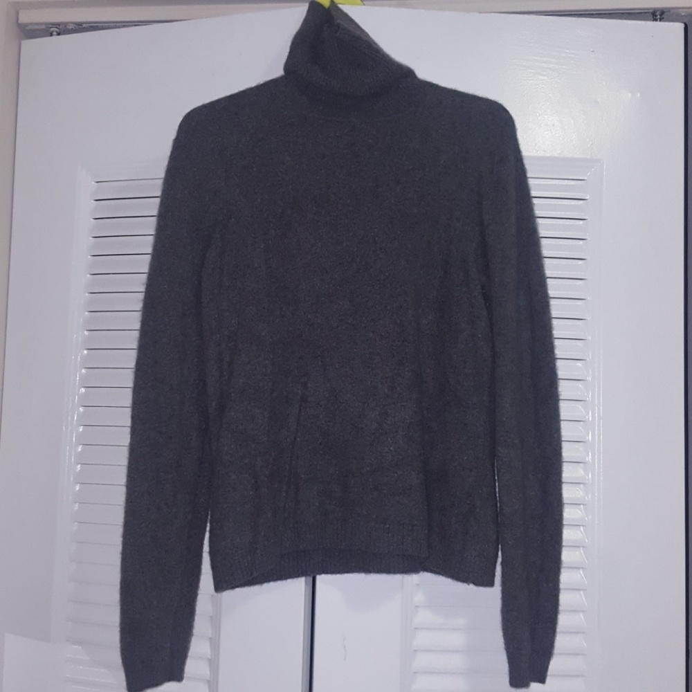 Turtle neck sweater